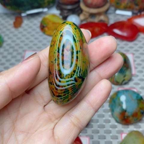 未镶嵌玛瑙/玉髓珠宝奇石S****n