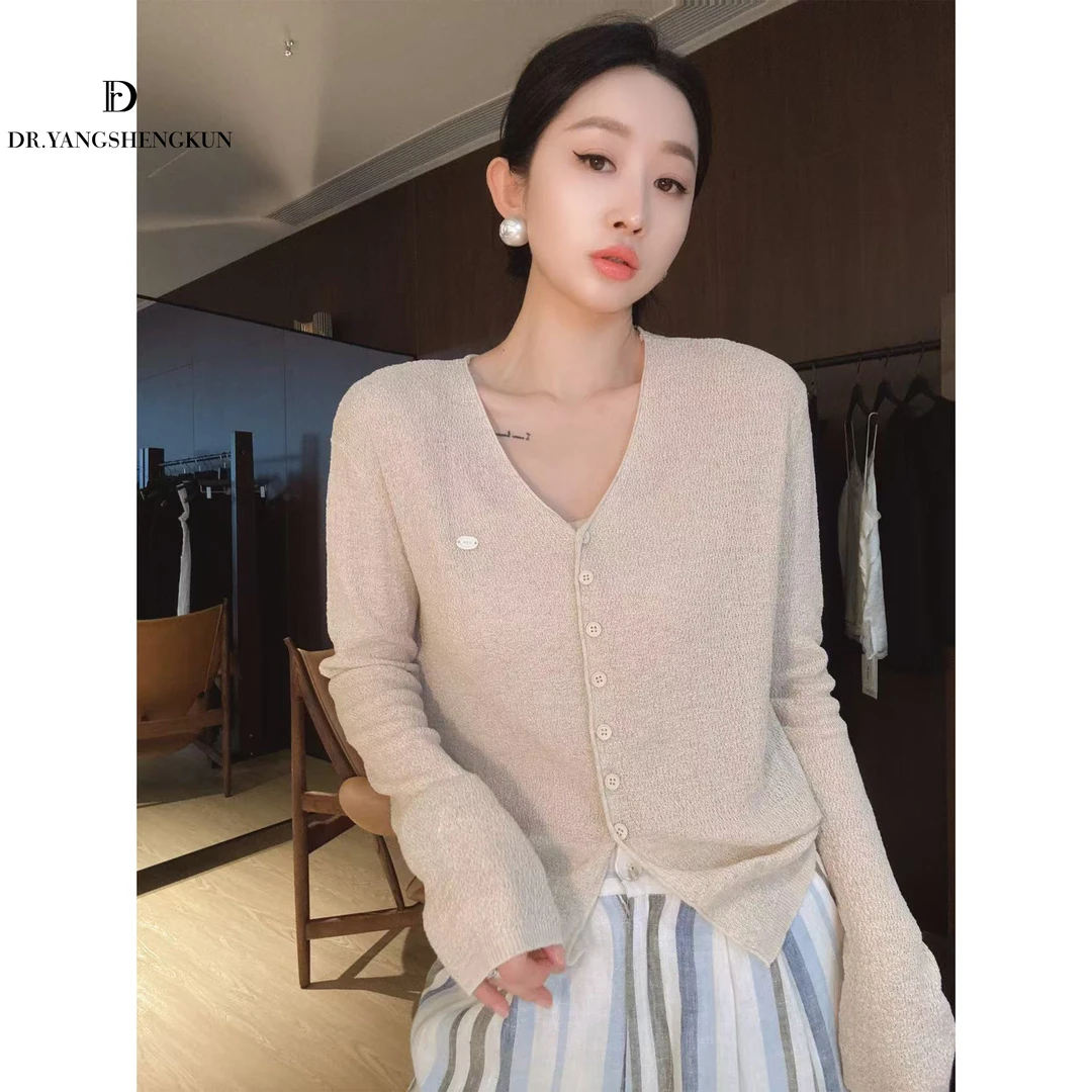 杨圣坤2025新品百搭V领小标防晒透气针织长袖开衫女L2561101