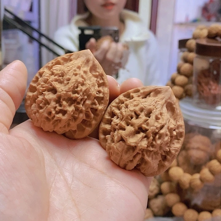 【闪购商品】文玩核桃把件43.5麒麟纹官帽