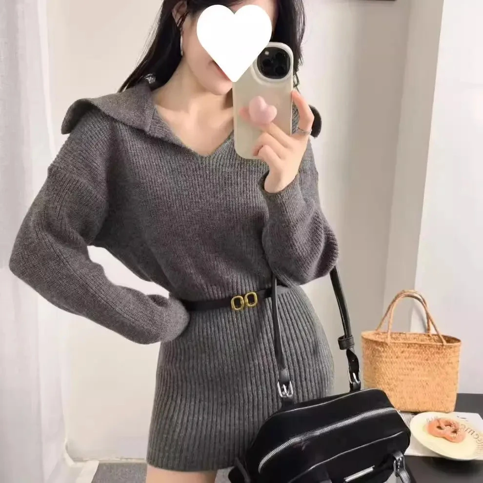 辣妹V领针织连衣裙女2025秋冬新款小个子气质显瘦收腰绑带包臀裙