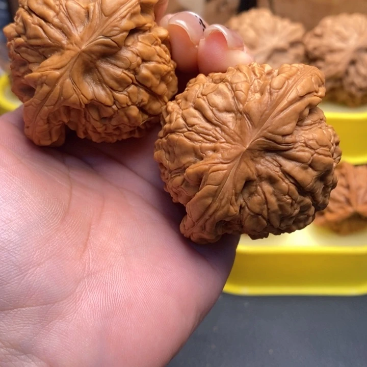 大***泥文玩核桃把件647龙顶53全品