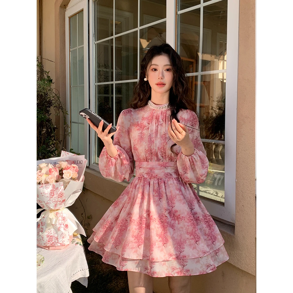 春季新款法式小众优雅甜美精致轻奢碎花收腰洋气减龄长袖连衣裙子