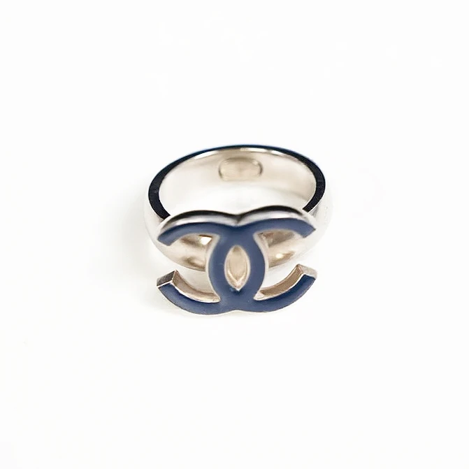 Chanel蓝色logo珐琅戒指