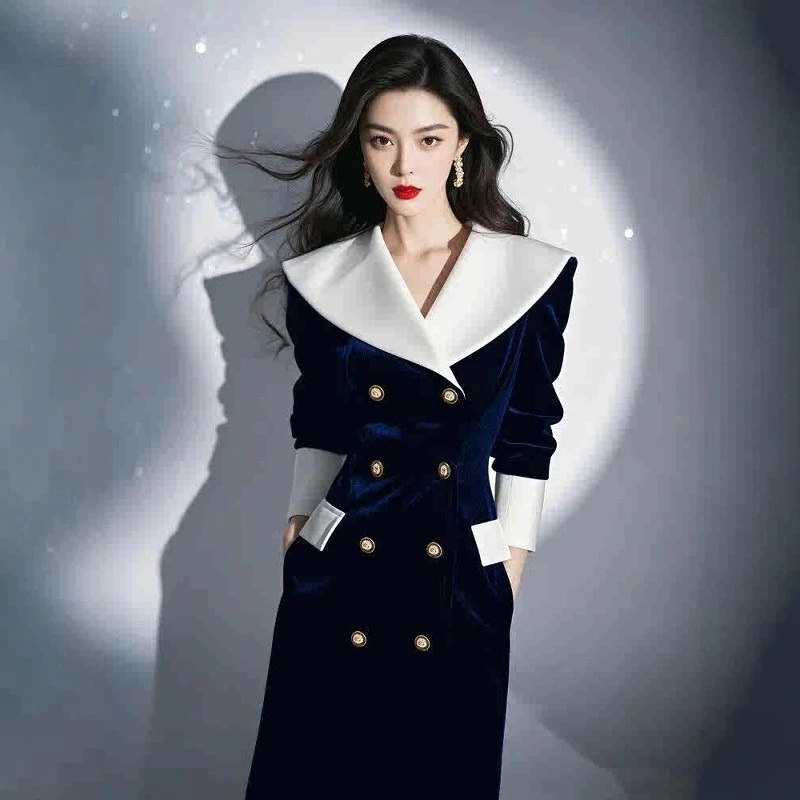 2025年冬正式场合气质超好看富家千金高级感小香风蓝色丝绒连衣裙