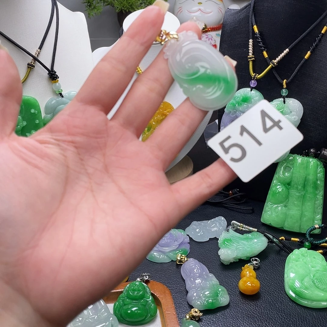 吊坠(赠链)未镶嵌翡翠