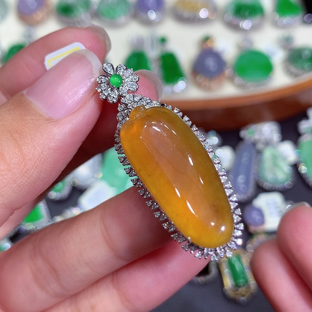 翡翠吊坠(不含链)18K金镶嵌