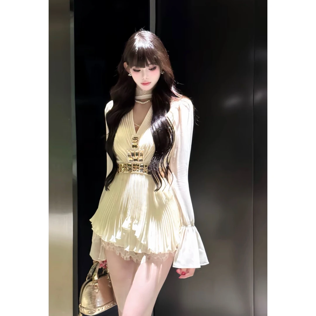 两件套新品●YeYe●光晕环绕简约通勤性感百搭收腰流苏百褶时尚套装