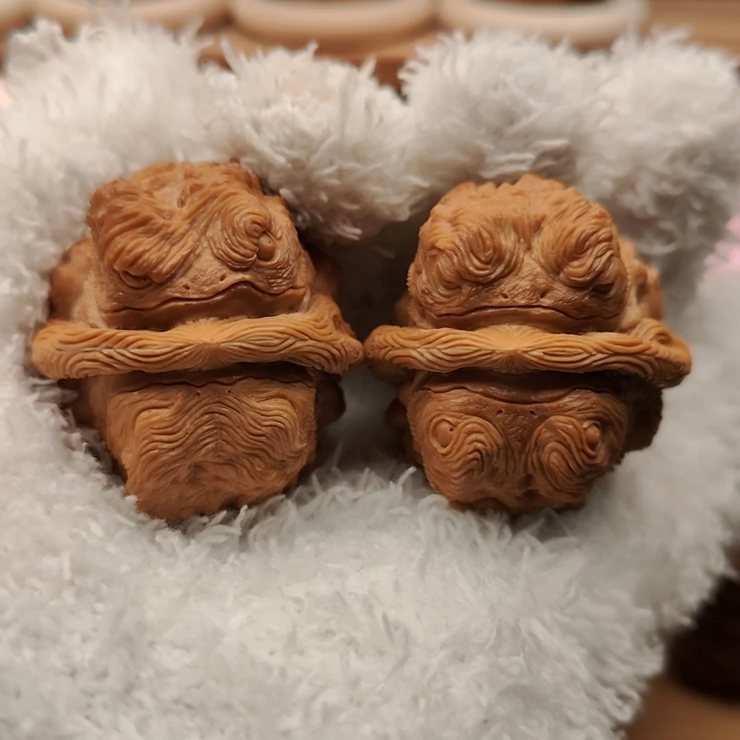 s***n把件文玩核桃37尺寸蛤蟆头核桃雕刻《金蟾》