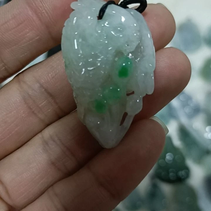 翡翠颈饰未镶嵌吊坠