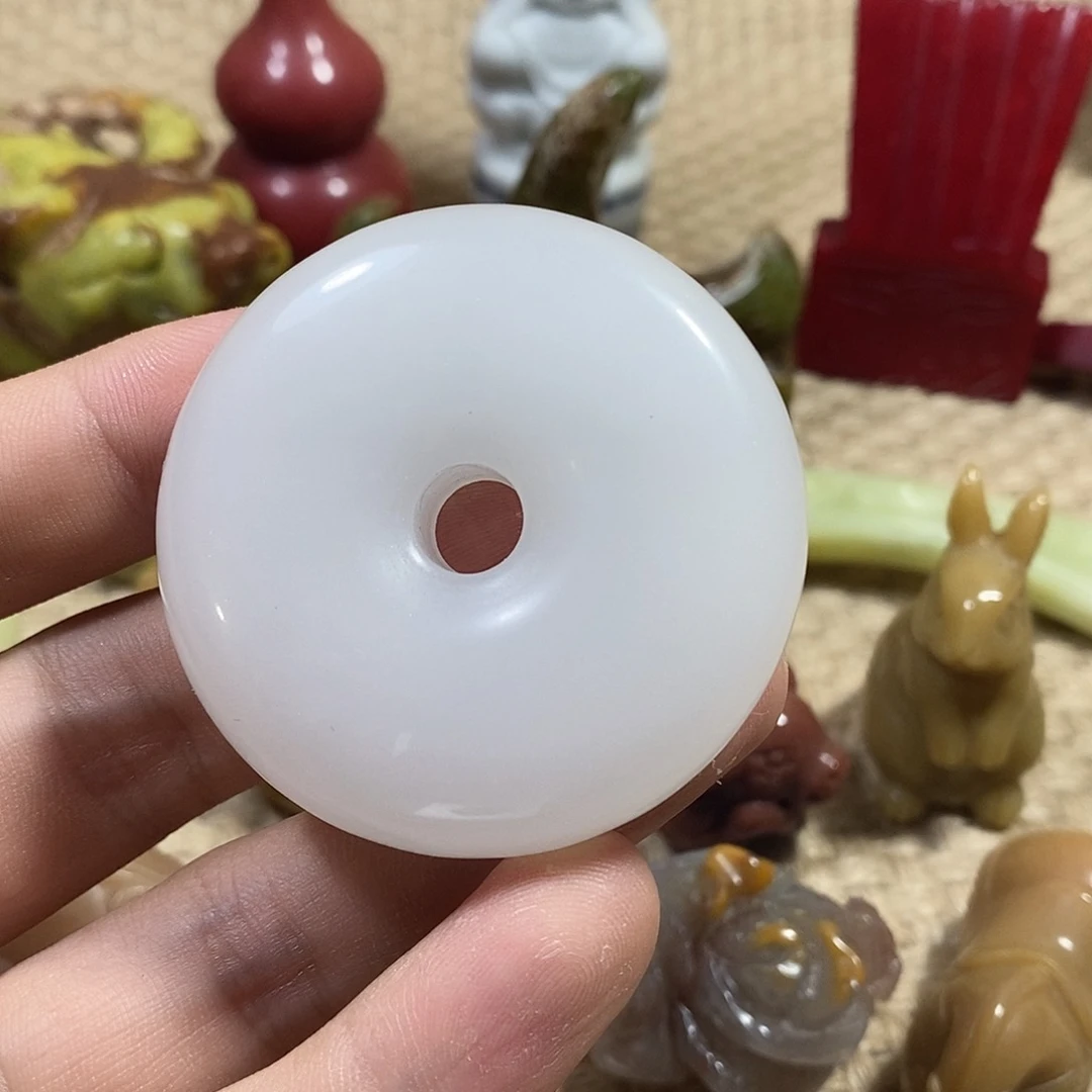 白玉菩提吊坠闪购