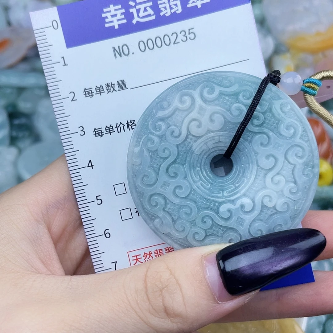 翡翠未镶嵌颈饰hhh