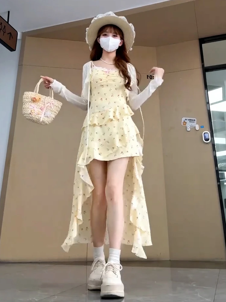 不规则黄色吊带碎花连衣裙子女2025新款爆款夏日绝美海边度假穿搭