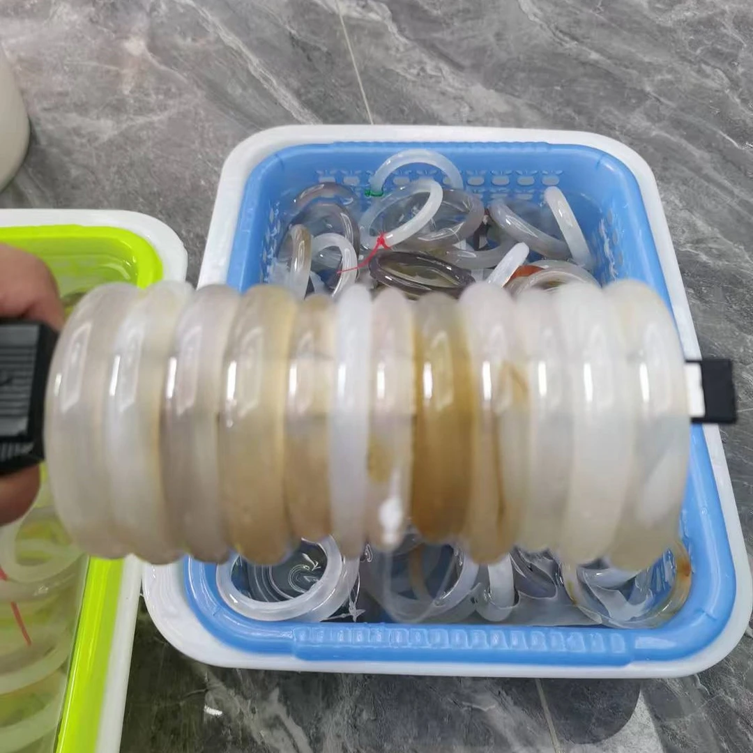 9提示，玛瑙手镯每单收10元运费，订单号出10元运费不退