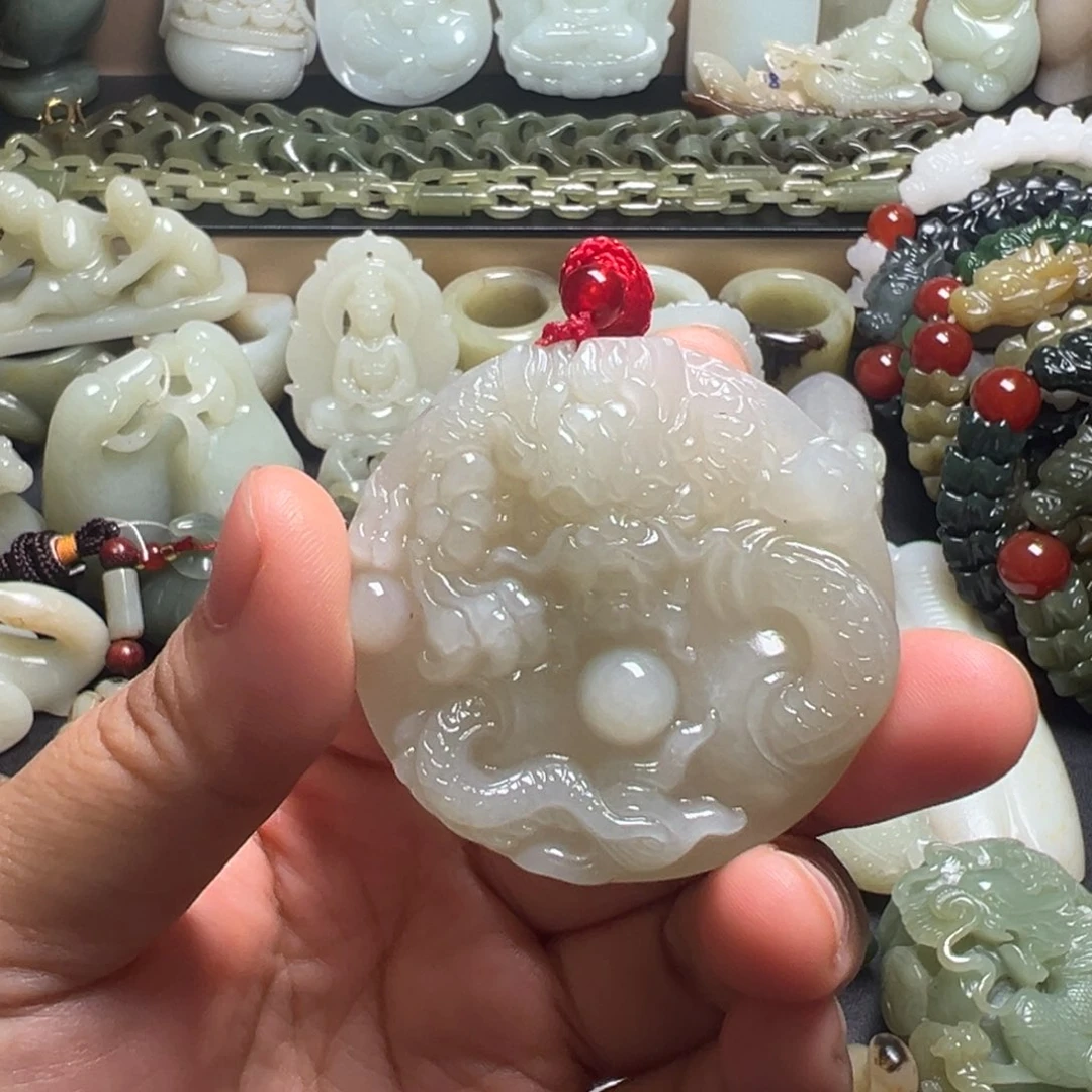 和田玉（糖玉）未镶嵌颈饰