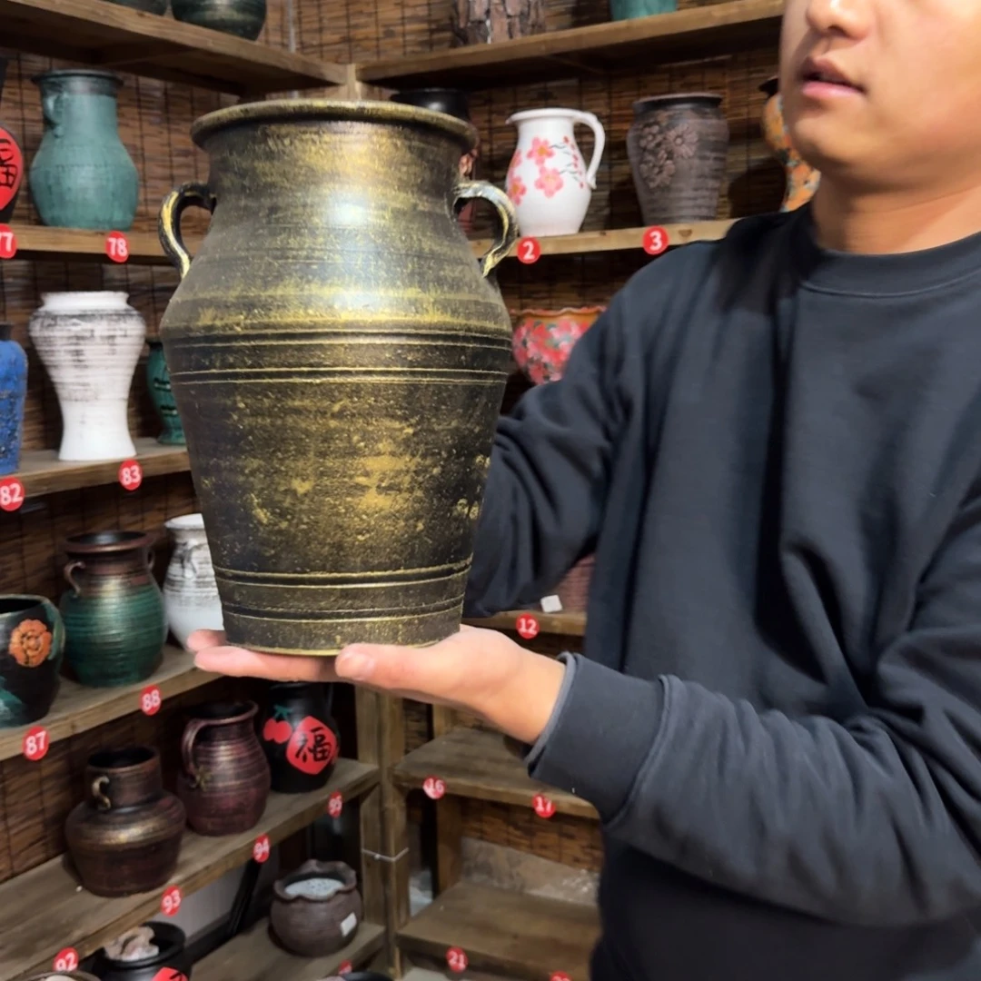 有孔红陶浮雕花盆炸炸炸