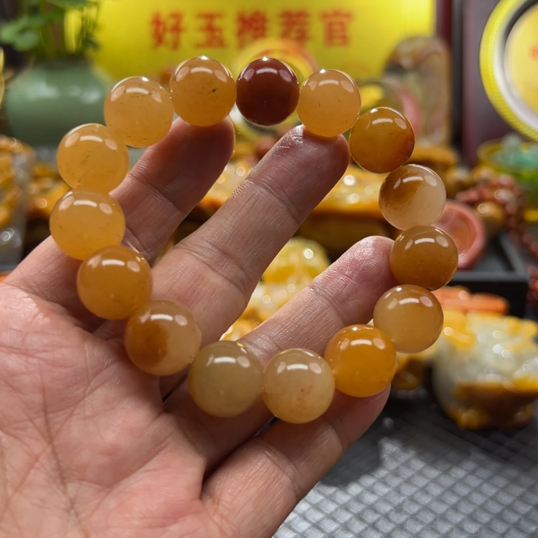 颈饰未镶嵌石英质玉