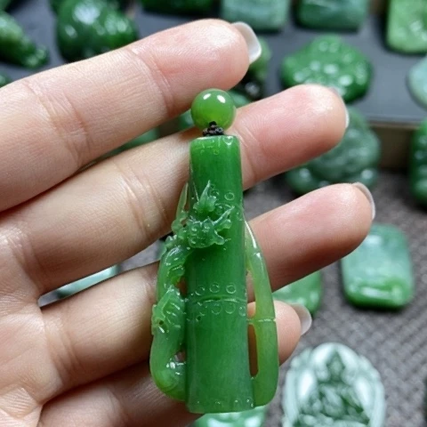 【闪购商品】颈饰未镶嵌和田玉