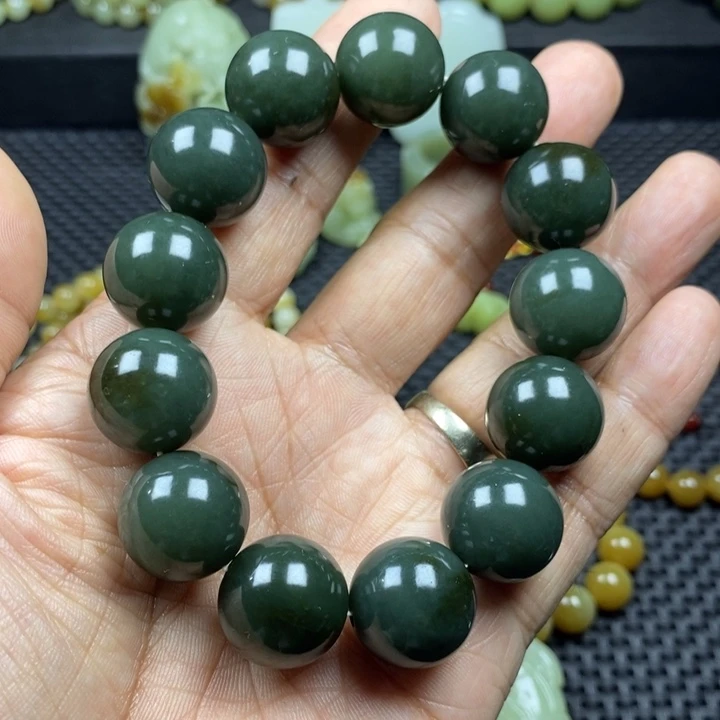 和田玉未镶嵌手串