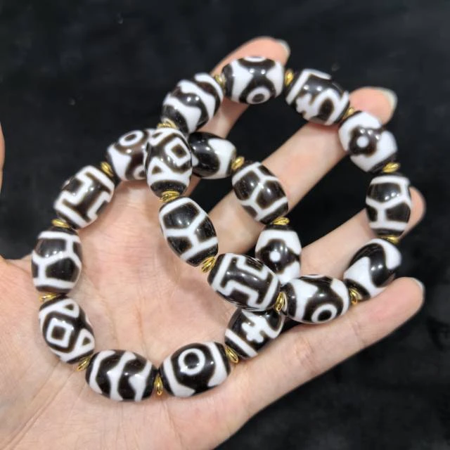 【曹美丽精选】H86192-玛瑙diy手串（黑白多宝）-多样性发其一18*13mm