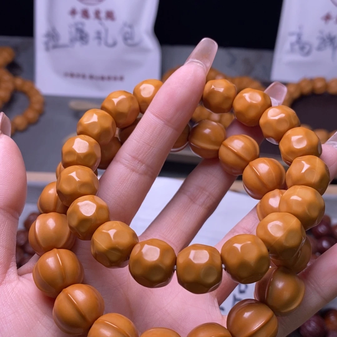 猴头核桃手串鲨鱼奶酪