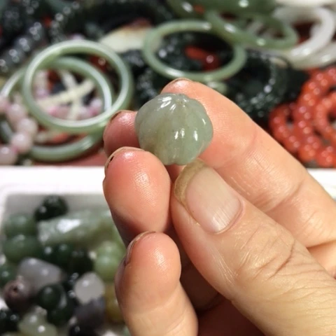 未镶嵌和田玉手机链18珠子烟子