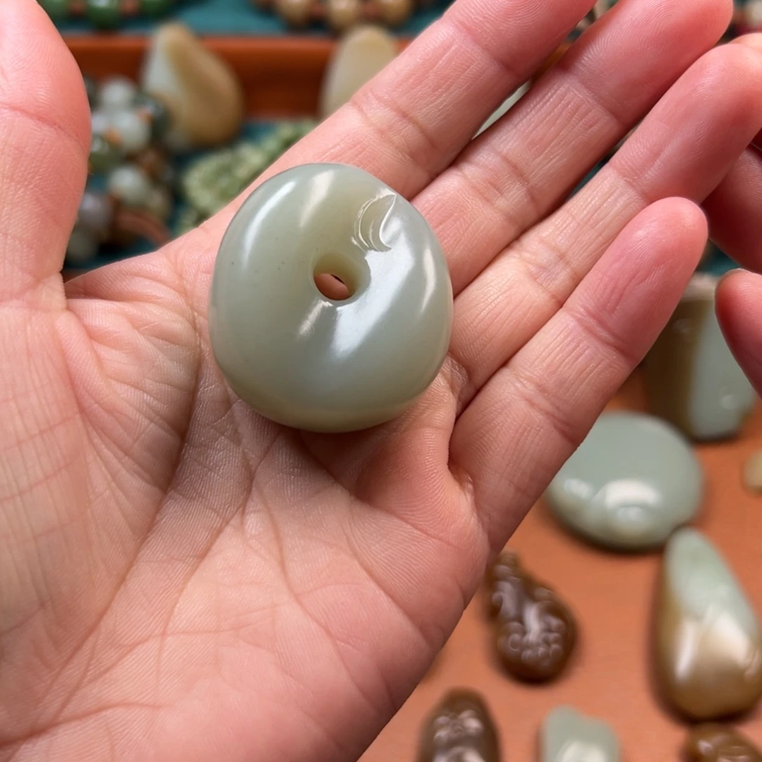 受***禄和田玉未镶嵌颈饰