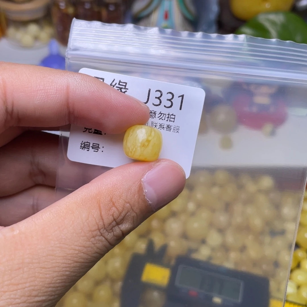 琥珀未镶嵌珠宝奇石