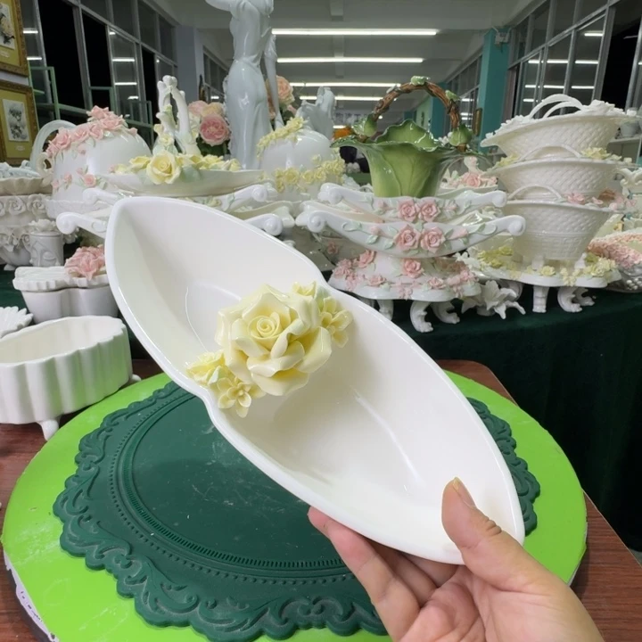 玫瑰花两格餐盘水果