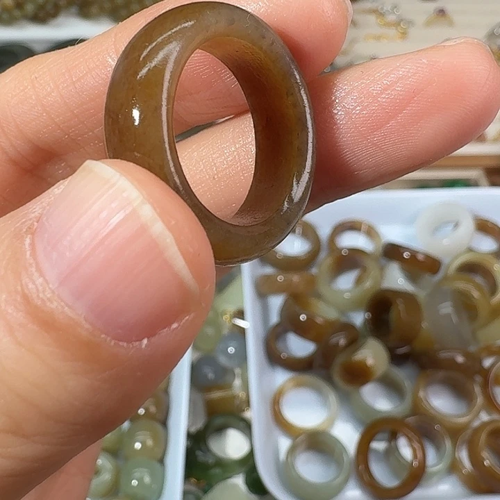 和田玉（糖玉）未镶嵌戒指18.1内径8
