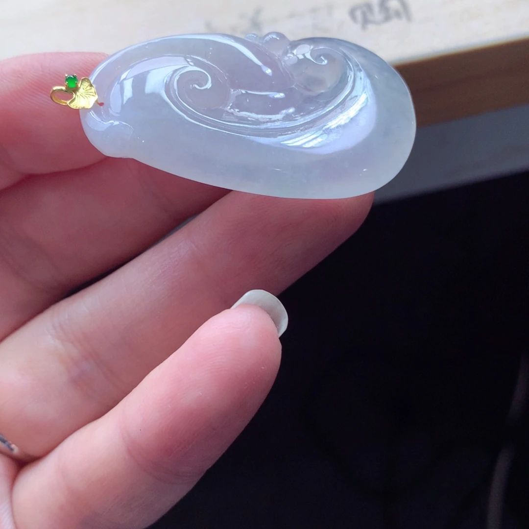 翡翠颈饰18K金镶嵌吊坠