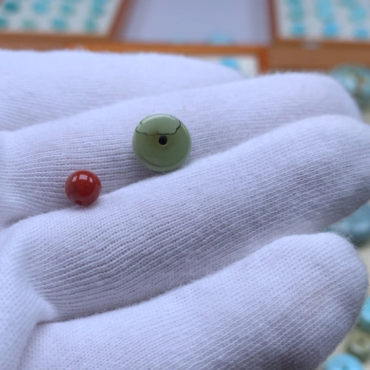 南红玛瑙未镶嵌珠宝奇石