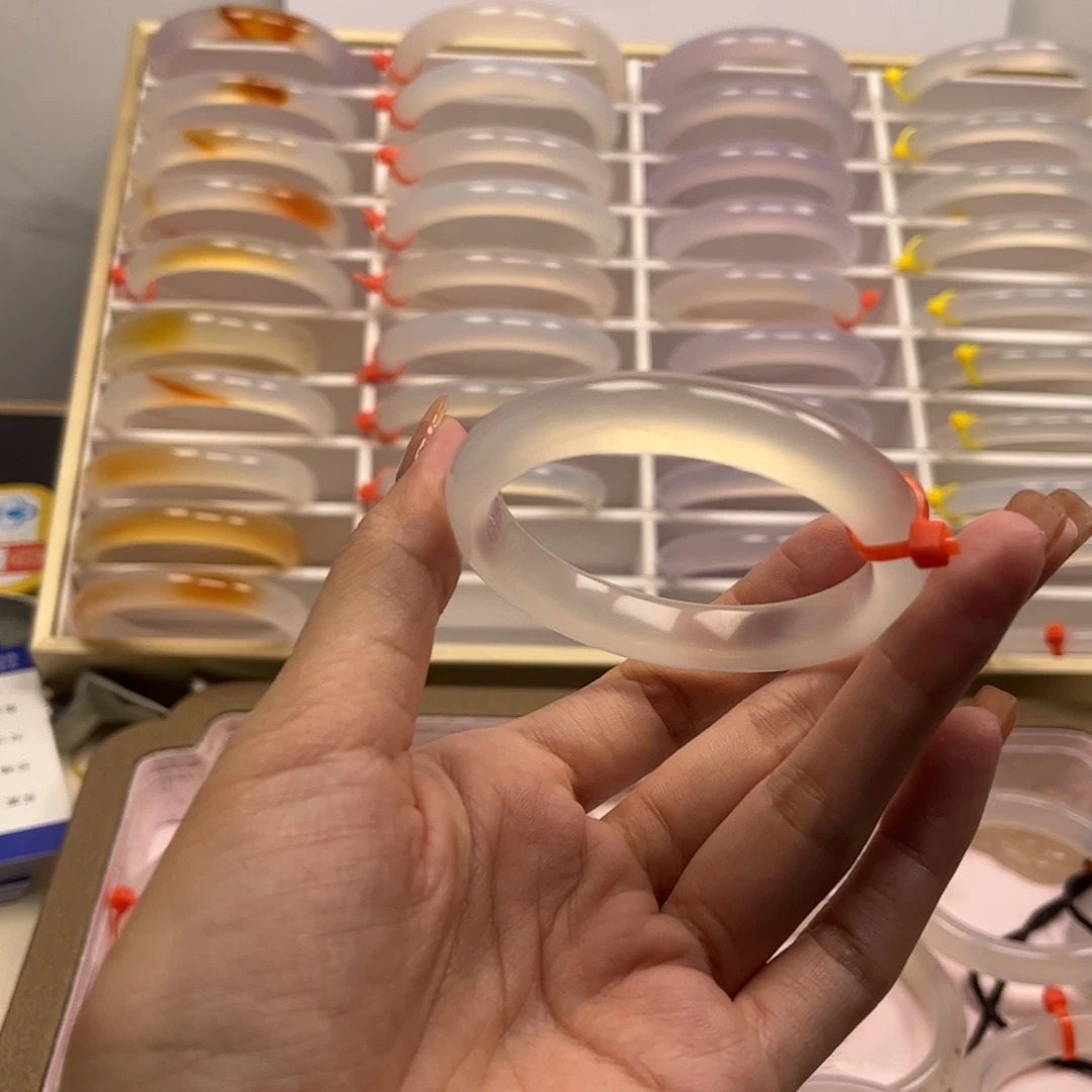 玛瑙/玉髓手镯未镶嵌蜡****新