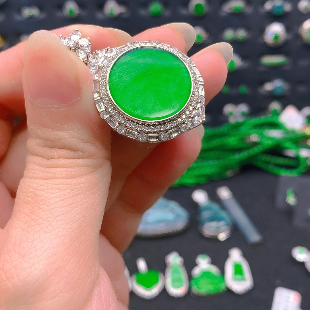 翡翠未镶嵌吊坠(不含链)