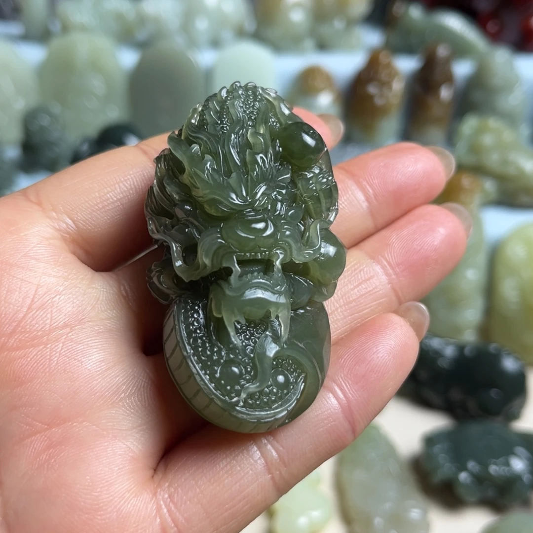 和田玉未镶嵌把件