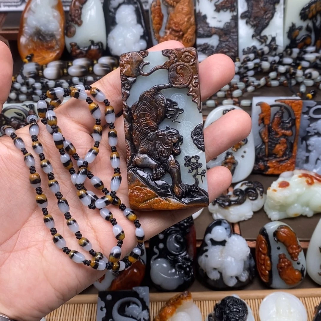 颈饰未镶嵌和田玉吕*