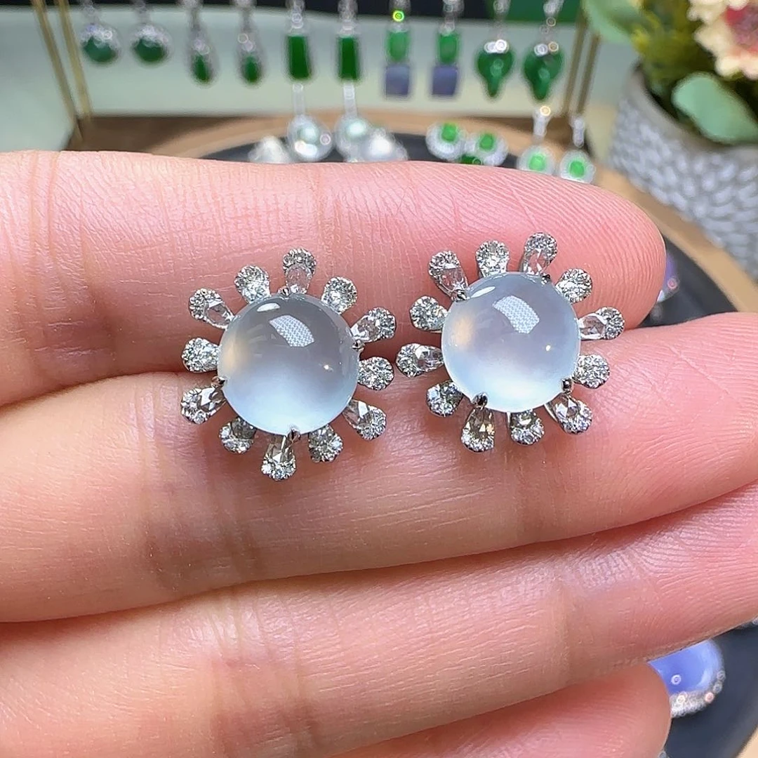 翡翠耳饰18K金镶嵌翡翠耳饰18K金镶嵌