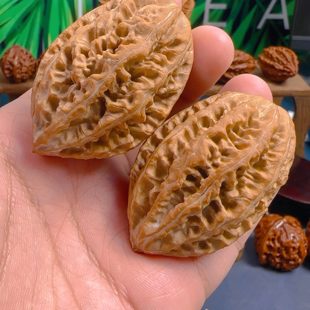 文玩核桃手串玲珑塔