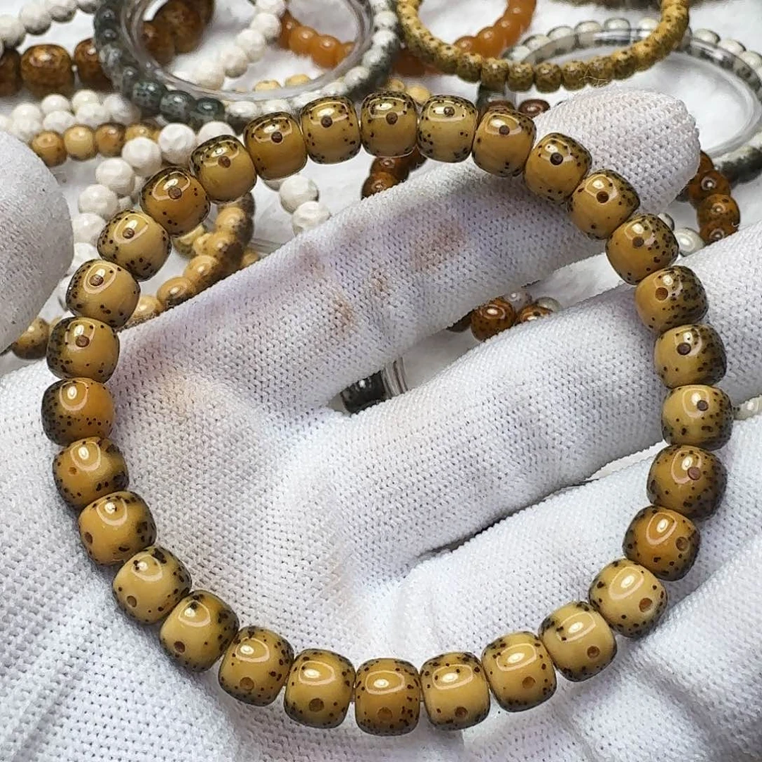 星月菩提吊坠7.5通体大眼