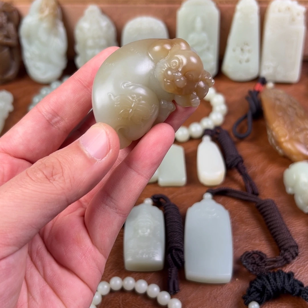 和田玉（青白玉）未镶嵌颈饰