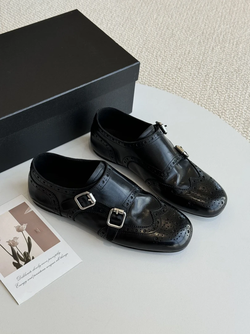 新款2025真皮雕花布洛克镂空复古时尚百搭黑色水洗小皮鞋英伦风