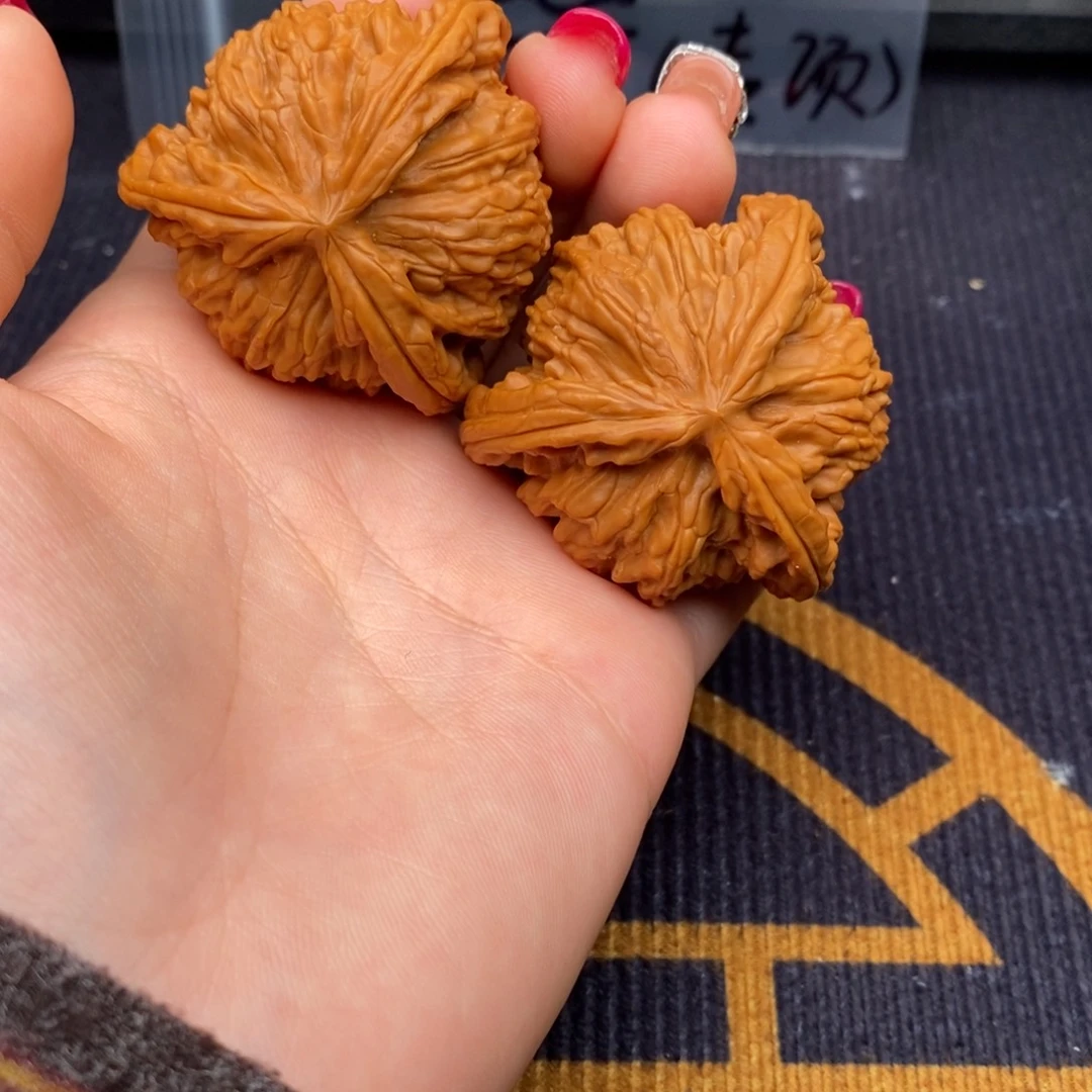 大***言文玩核桃把件白狮子
