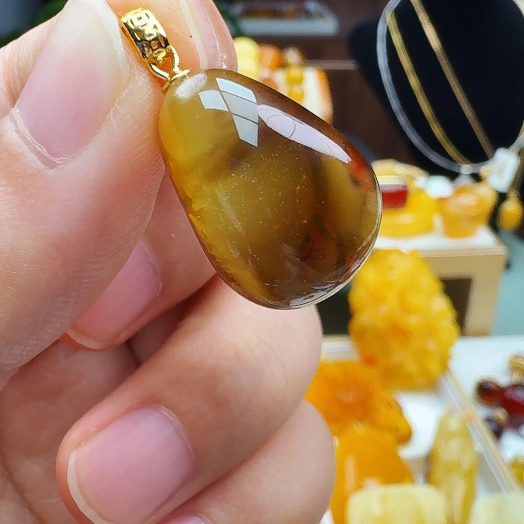 琥珀颈饰未镶嵌天然保真假一赔十