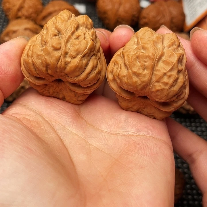 文玩核桃吊坠蛤蟆头全品37