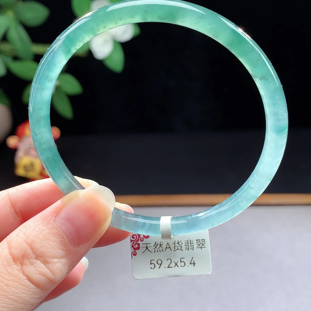 未镶嵌手镯（圆镯）翡翠