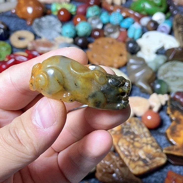 和田玉未镶嵌颈饰85