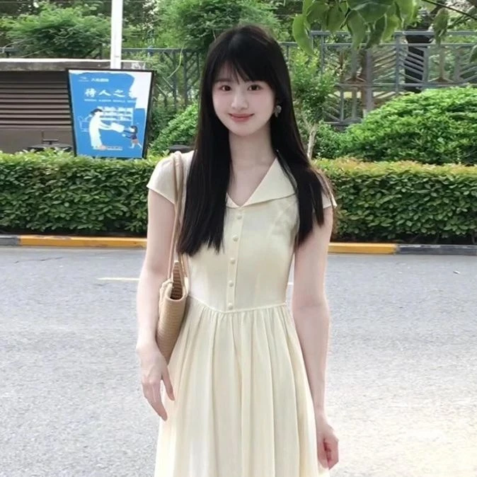 法式气质翻领短袖连衣裙子女夏季2025新款超好看独特漂亮收腰长裙