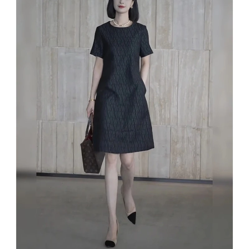 2025夏季穿搭小个子法式赫本风高级感小众独特黑色短袖连衣裙子女