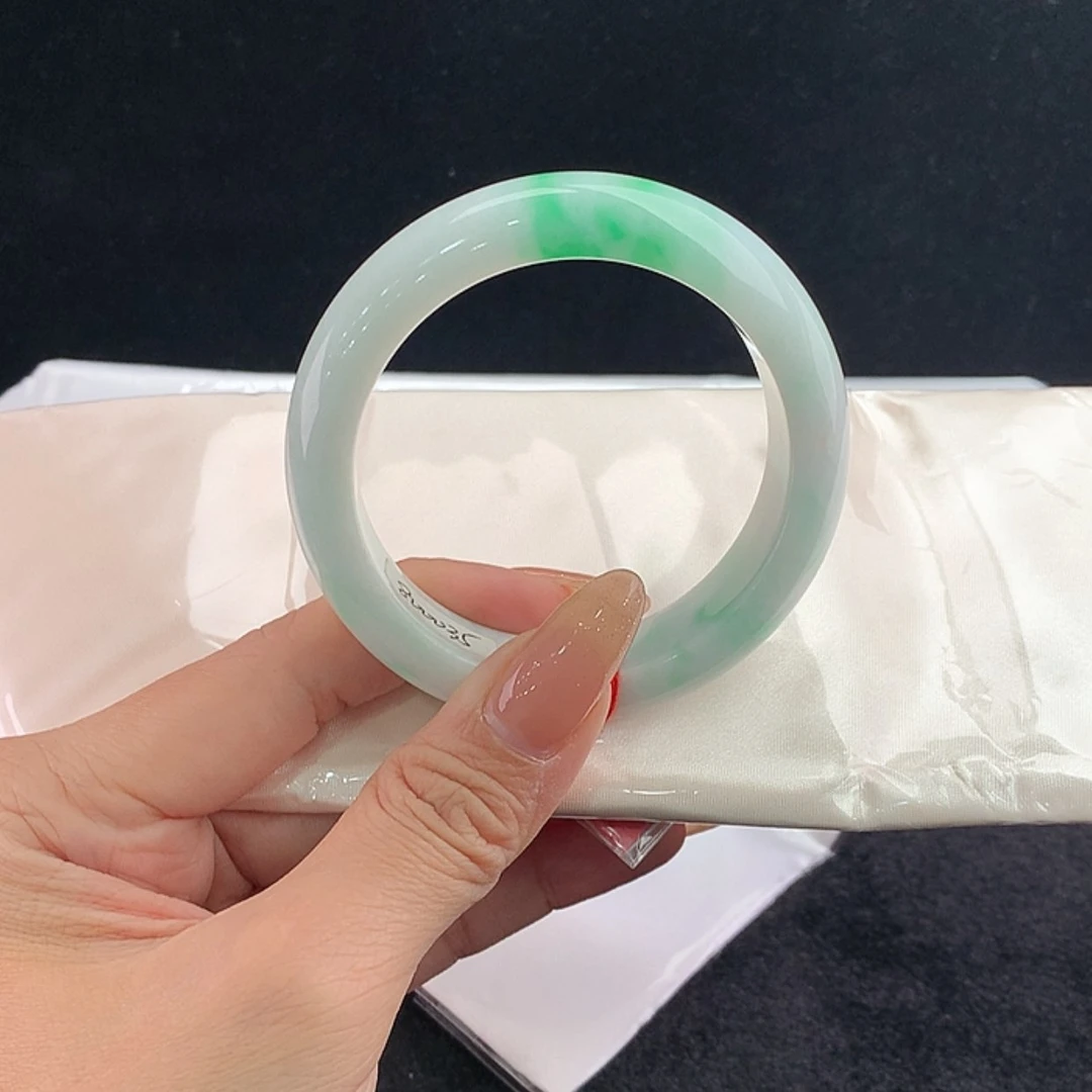 【闪购商品】未镶嵌手镯翡翠正56