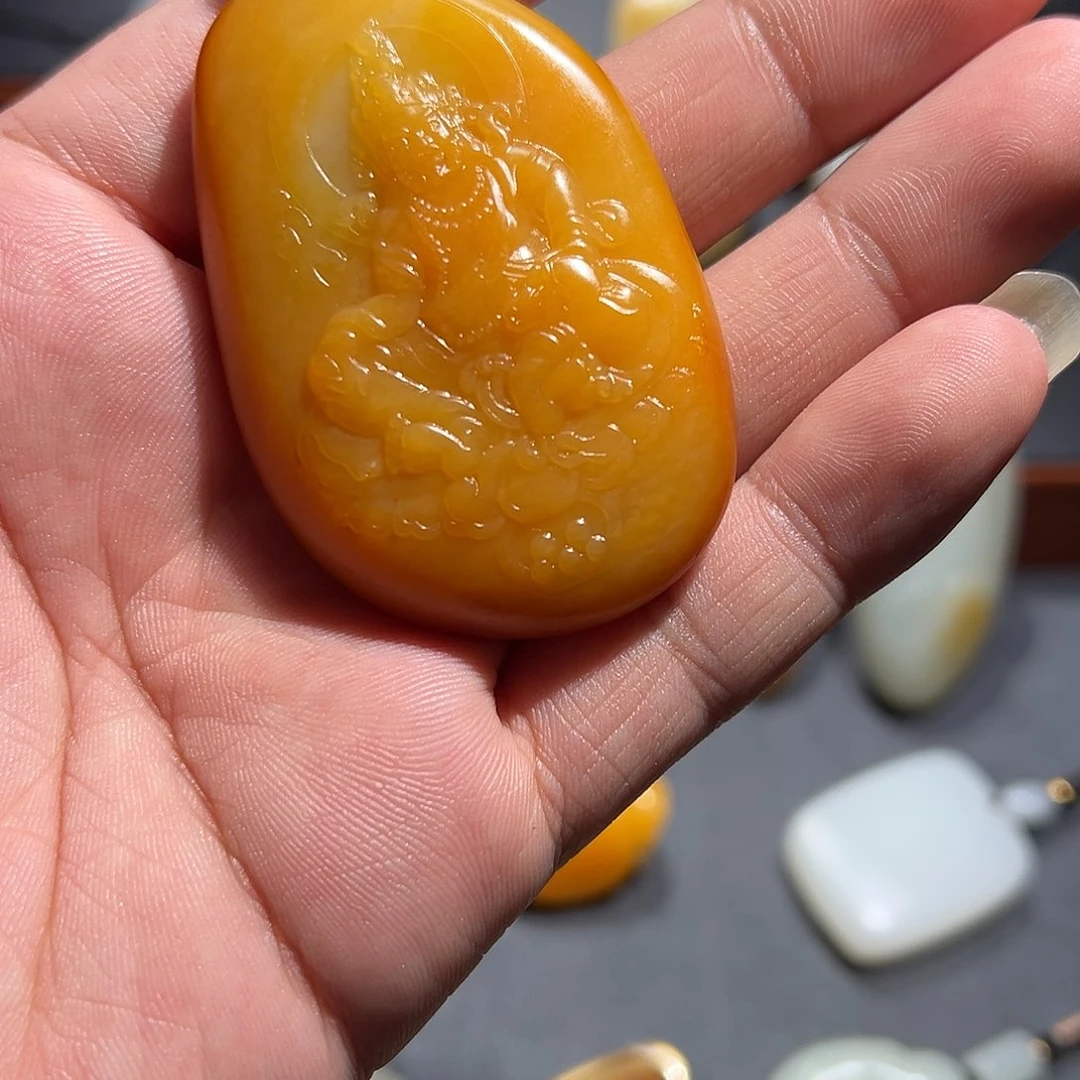 和田玉未镶嵌颈饰奔***窝