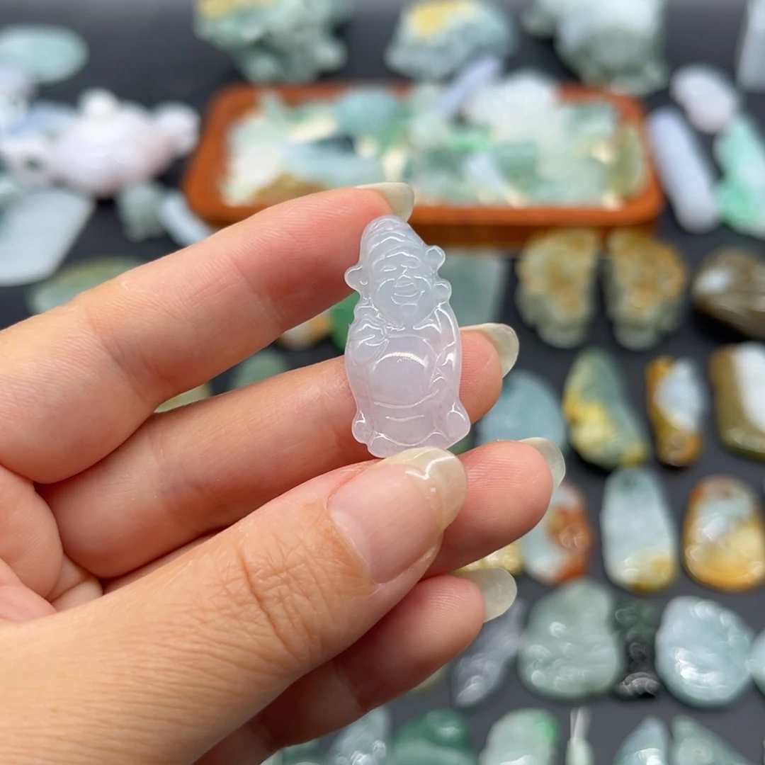 翡翠未镶嵌颈饰财神